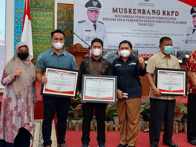 PHE Kampar Mendapatkan Penghargaan CSR dari Bupati Pelalawan