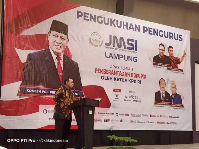 Catatan Firli Bahuri Sebuah Orkestra