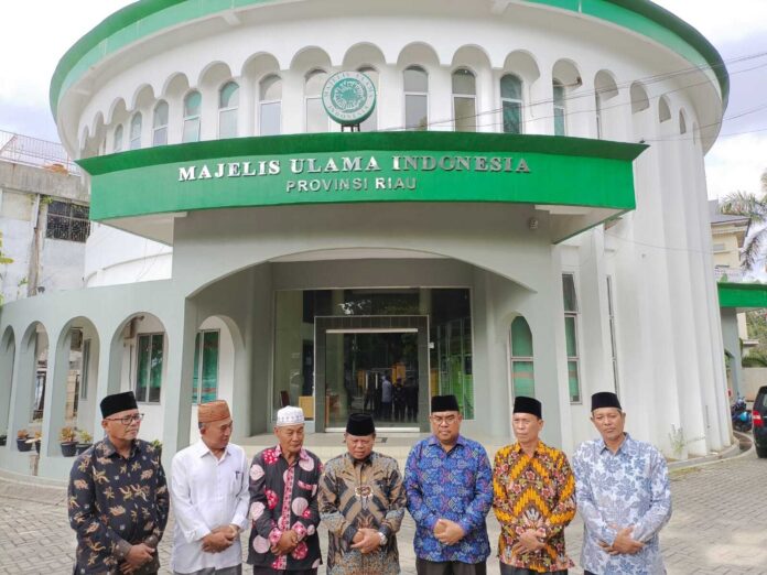Gesit Dalam Percepatan Vaksinasi di Riau, MUI Beri Penghargaan Kepada Kapolda Riau