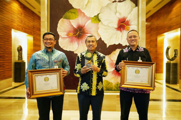 Luar Biasa! Gubernur Riau Syamsuar Sapu Bersih Anugerah Adinata Syari'ah 2022