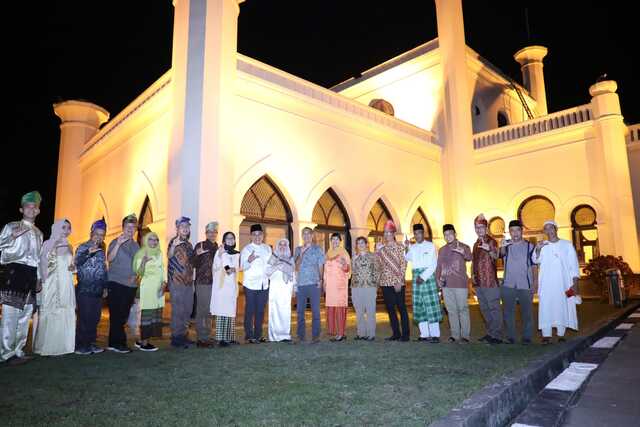 Tarik Minat Wisatawan, Wabup Husni Gelar Jamuan Makan Tamu Ala Sultan do Istana Peraduan
