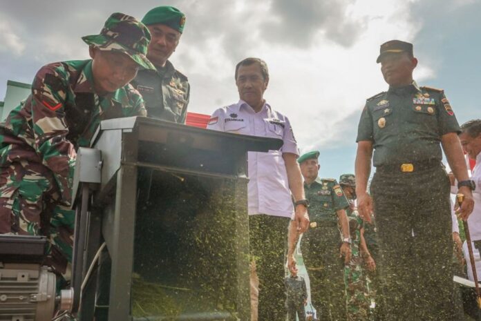 Untuk Kesejahteraan Masyarakat Riau, Gubri Ajak UMKM Manfaatkan Mesin Serut Lidi