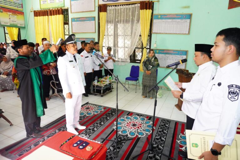 Wabup Siak Minta Penghulu Kampung Rempak Nolkan Kasus Kemiskinan Ekstrim dan Kemiskinan