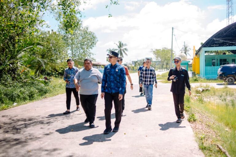 Lama Tidak Difungsikan, Wabup Rohil Jhony Charles Tinjau Pelabuhan Bagansiapiapi